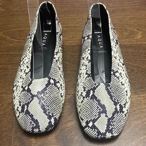 NWT, Aqua Women's Snakeskin Pattern Ballet Flats